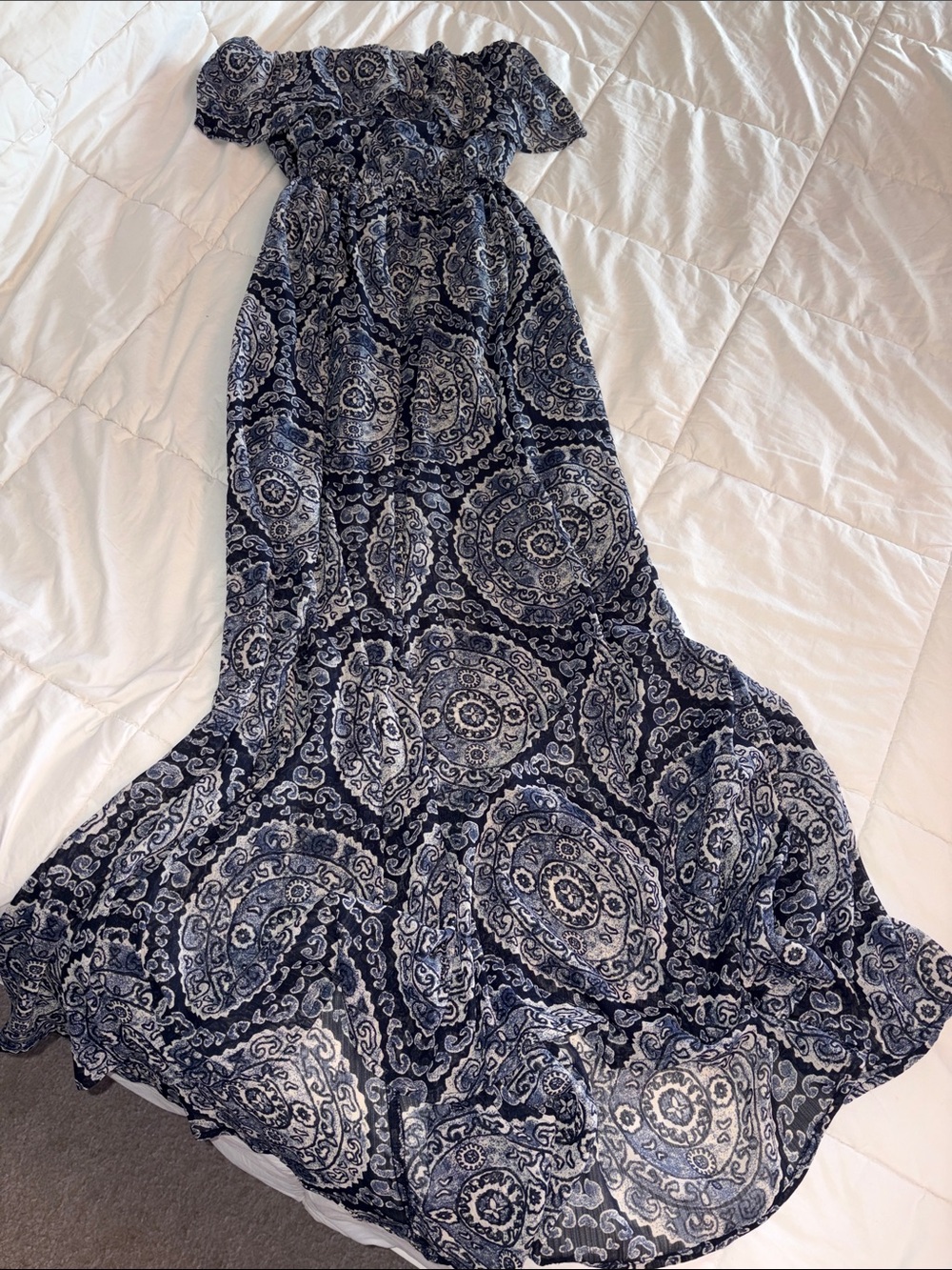 Navy Paisley Maxi dress XS hollister